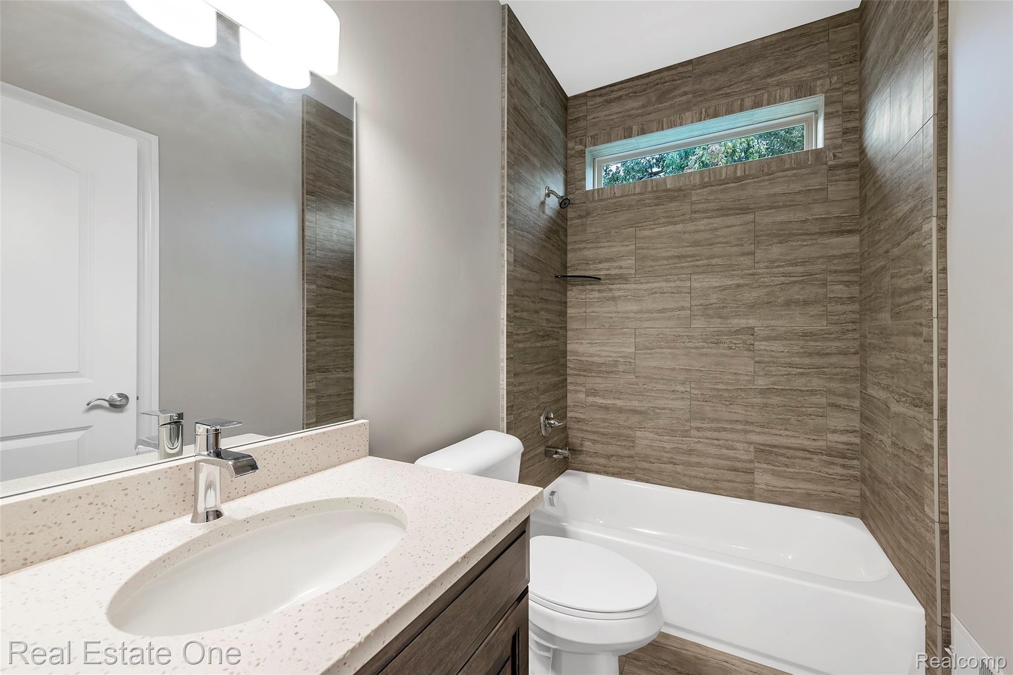 3859 Dearborn Avenue Rochester, MI 48309 - Photo 15 of 32 3859-Dearborn-Ave-Rochester-Hills-48309-WindowStill-Real-Estate-Photography-15.jpg