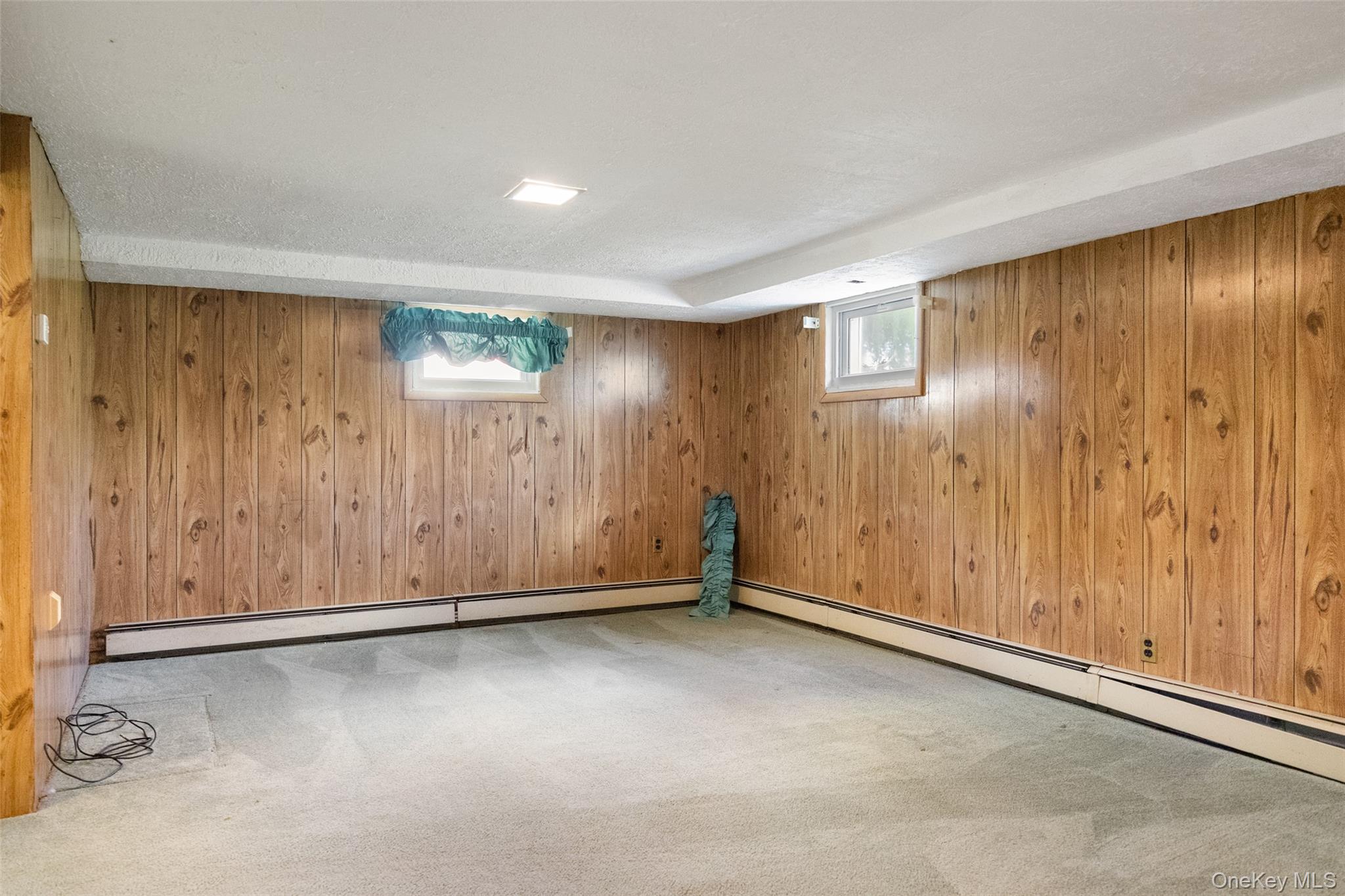 95 Laurel Road Lindenhurst, NY 11757 - Photo 19 of 28