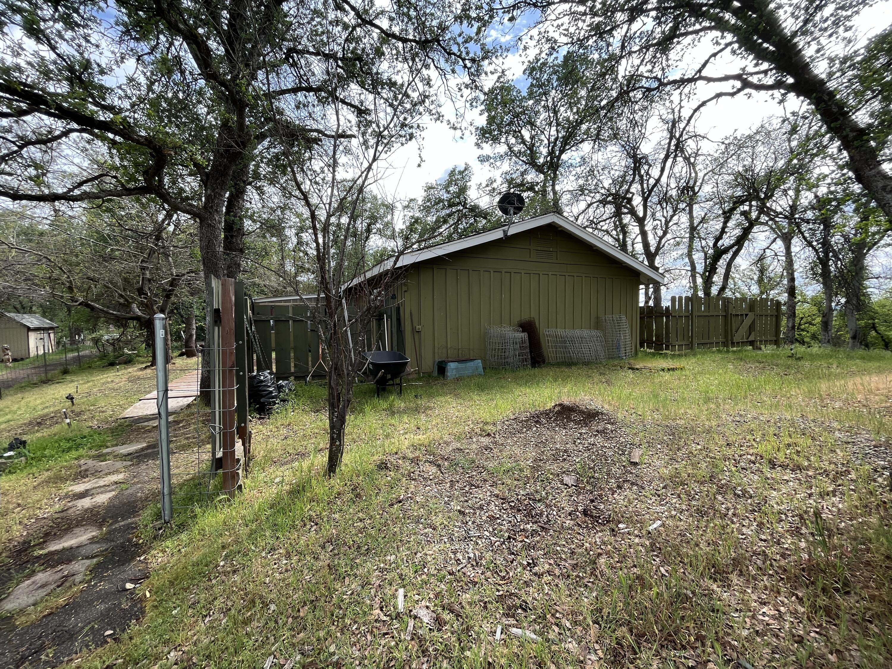 4781 Peaceful Ridge Road Redding, CA 96001 - Photo 16 of 31 IMG_1772