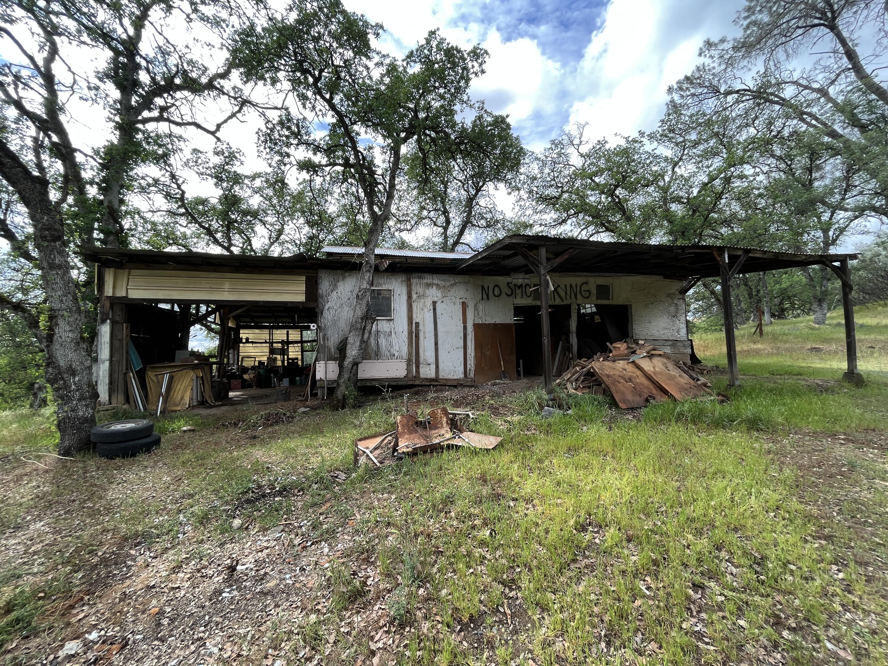 4781 Peaceful Ridge Road Redding, CA 96001 - Photo 21 of 31 Barn/Shop
