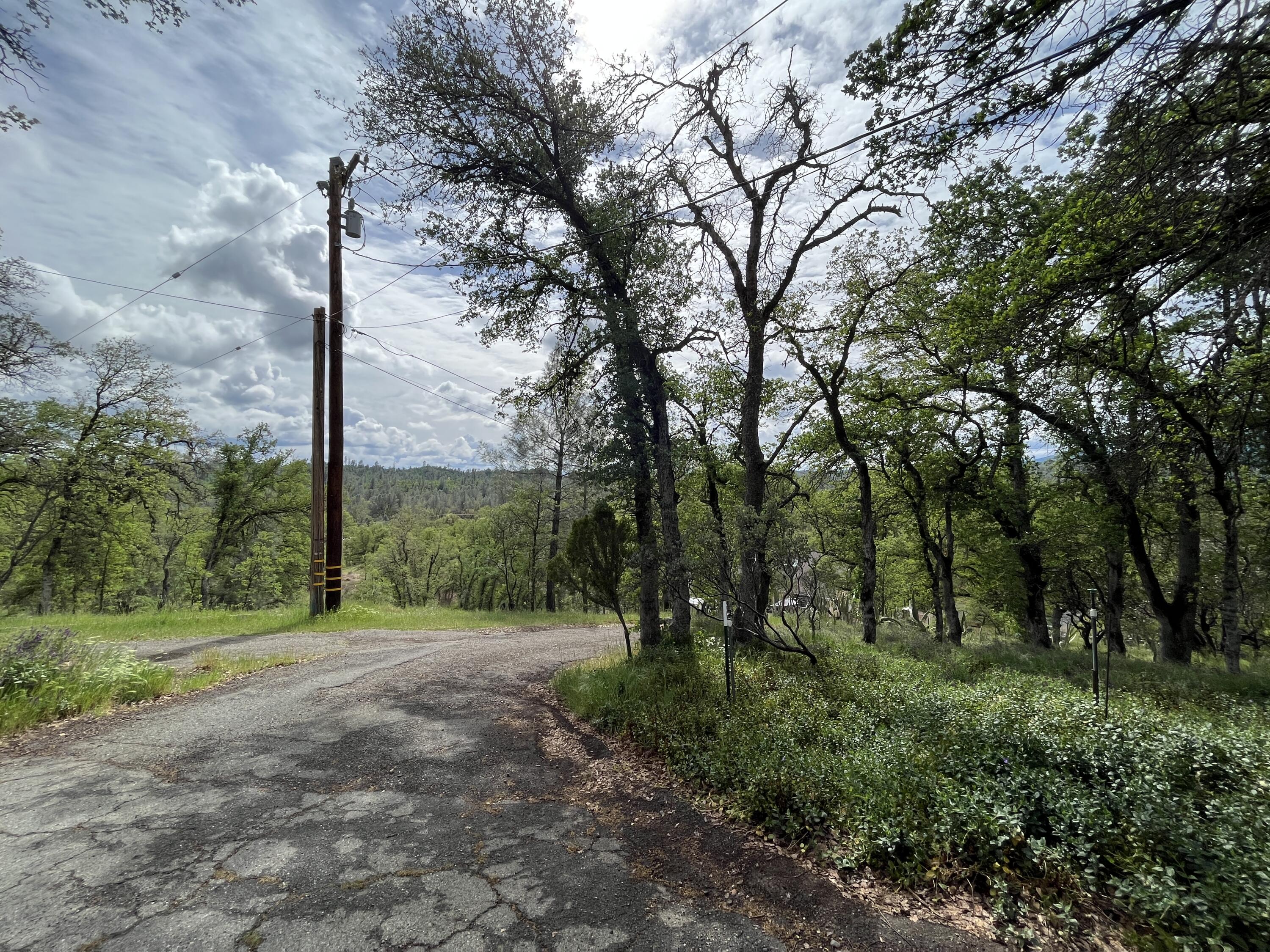 4781 Peaceful Ridge Road Redding, CA 96001 - Photo 26 of 31 IMG_1782