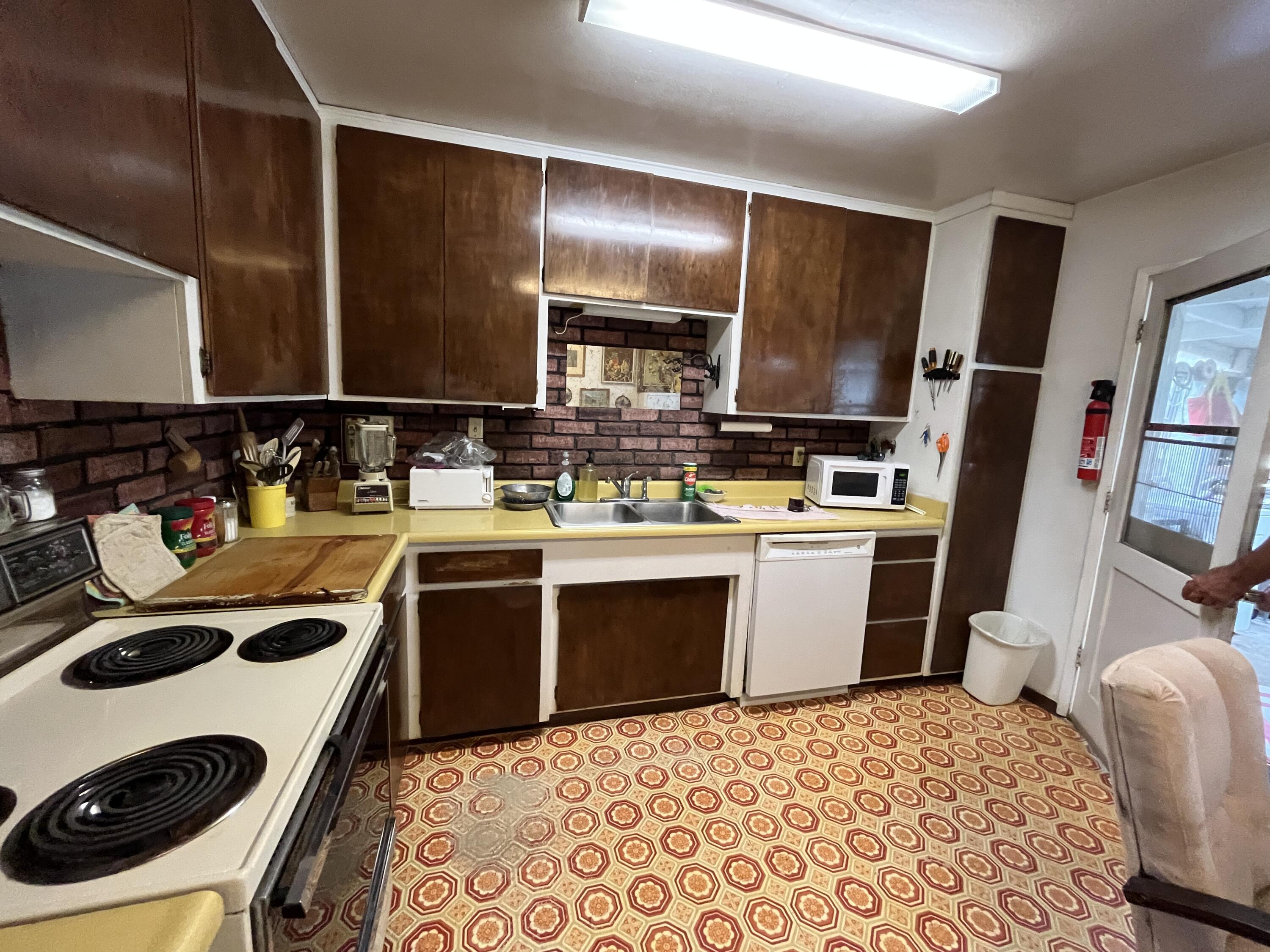 4781 Peaceful Ridge Road Redding, CA 96001 - Photo 7 of 31 Kitchen