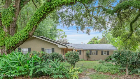 $570,000 | 106 Teche Drive, Lafayette, LA 70503