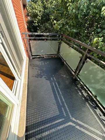 $220,000 | 6433 North Damen Avenue, Unit 3E, Chicago, IL 60645