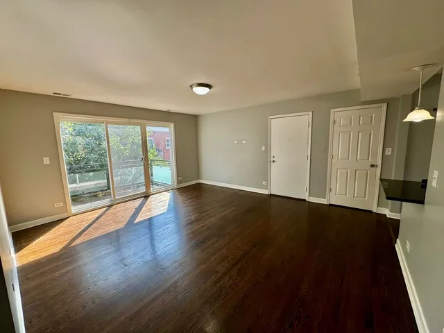 $220,000 | 6433 North Damen Avenue, Unit 3E, Chicago, IL 60645