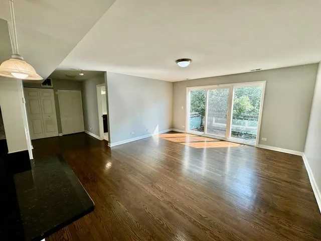 $220,000 | 6433 North Damen Avenue, Unit 3E, Chicago, IL 60645