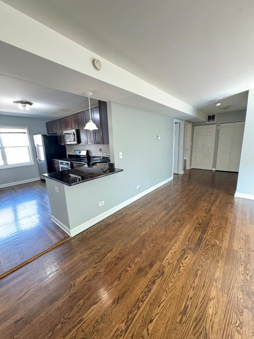 6433 North Damen Avenue, Unit 3E Chicago, IL 60645 - Photo 7 of 14