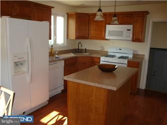 221 Aman Avenue Lindenwold, NJ 08021 - Photo 6 of 12 Kitchen