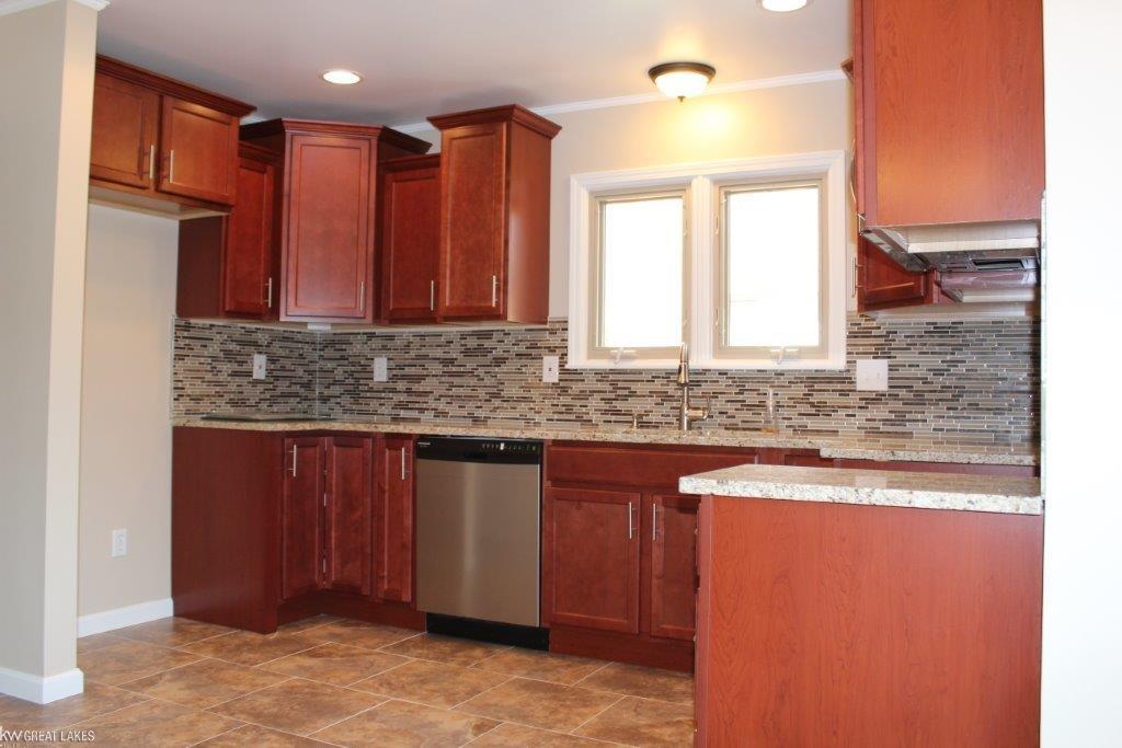 47797 Concord Road Macomb, MI 48044 - Photo 10 of 28 31350711-9.JPG