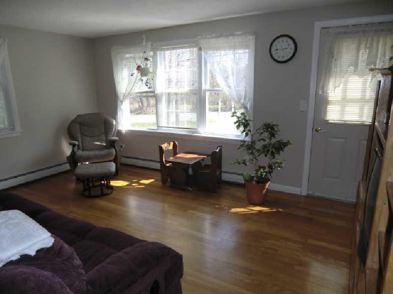 184 East Benton Road Benton, ME 04901 - Photo 8 of 17 Living Room.
