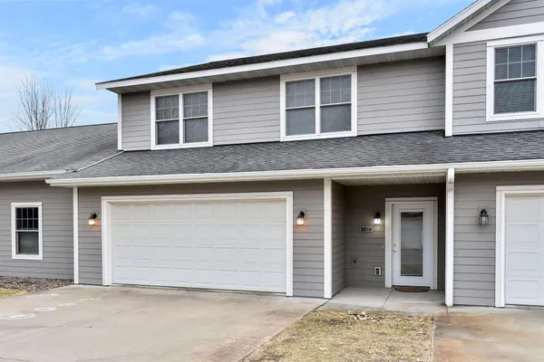 $289,900 | 3525 West 7th Street, Unit B, Winona, MN 55987