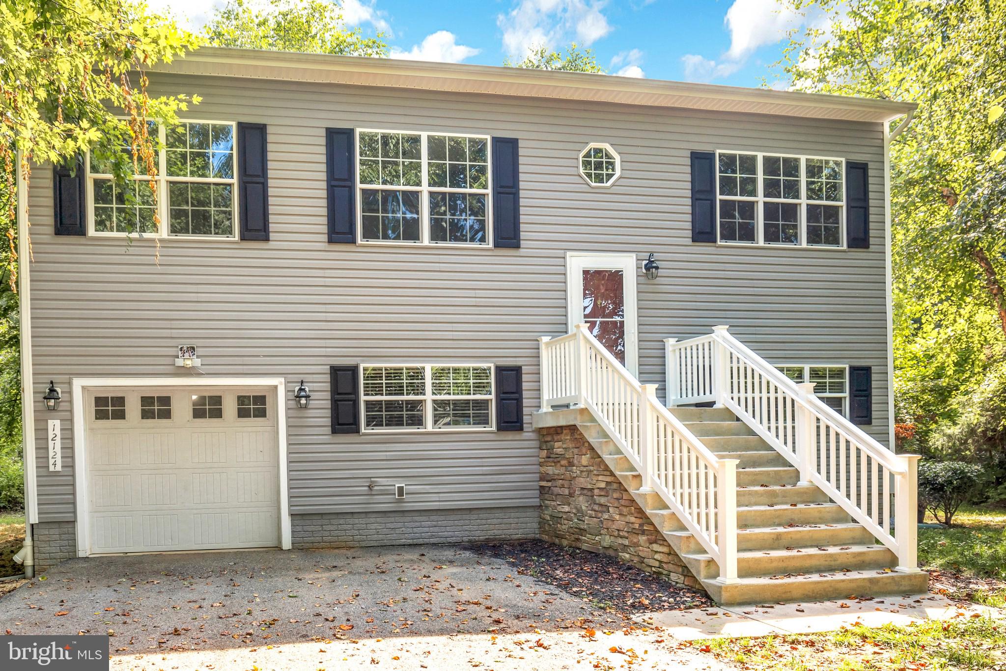 12124 Riverview Drive Newburg, MD 20664 - Photo 2 of 40