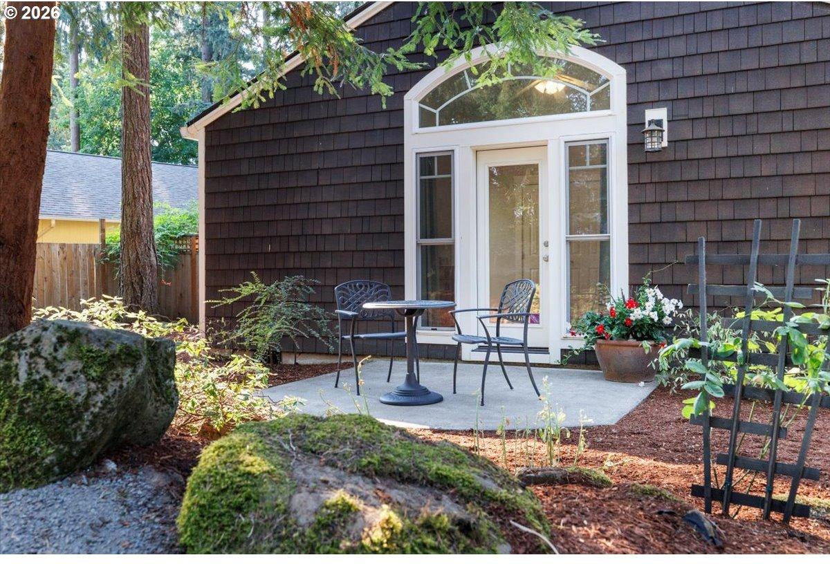5272 Southwest Tree Street Lake Oswego, OR 97035 - Photo 2 of 34 Gallery Image 2