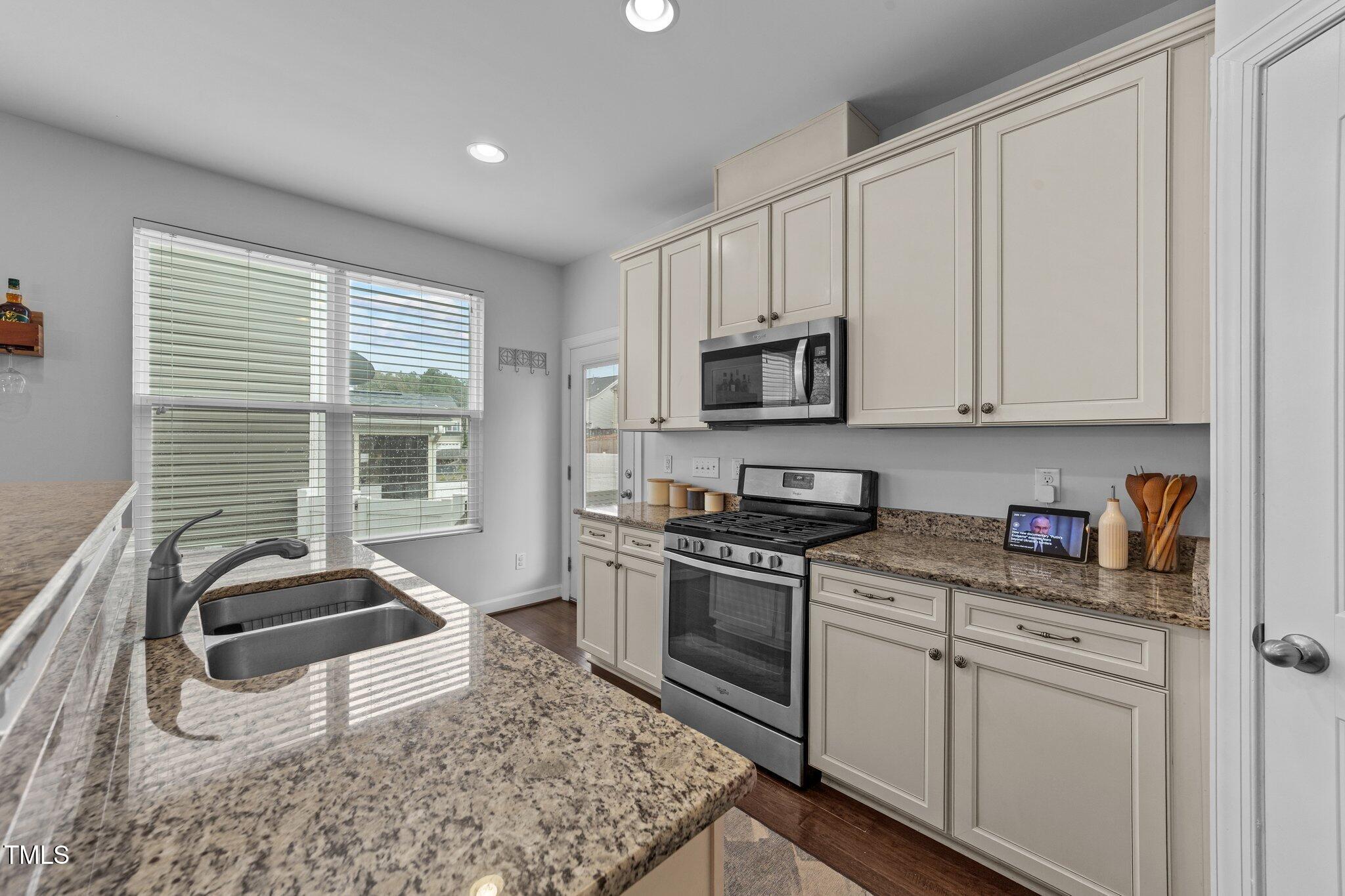 717 Maple Brook Road Fuquay-Varina, NC 27526 - Photo 8 of 44 32-web-or-mls-VB4A7378