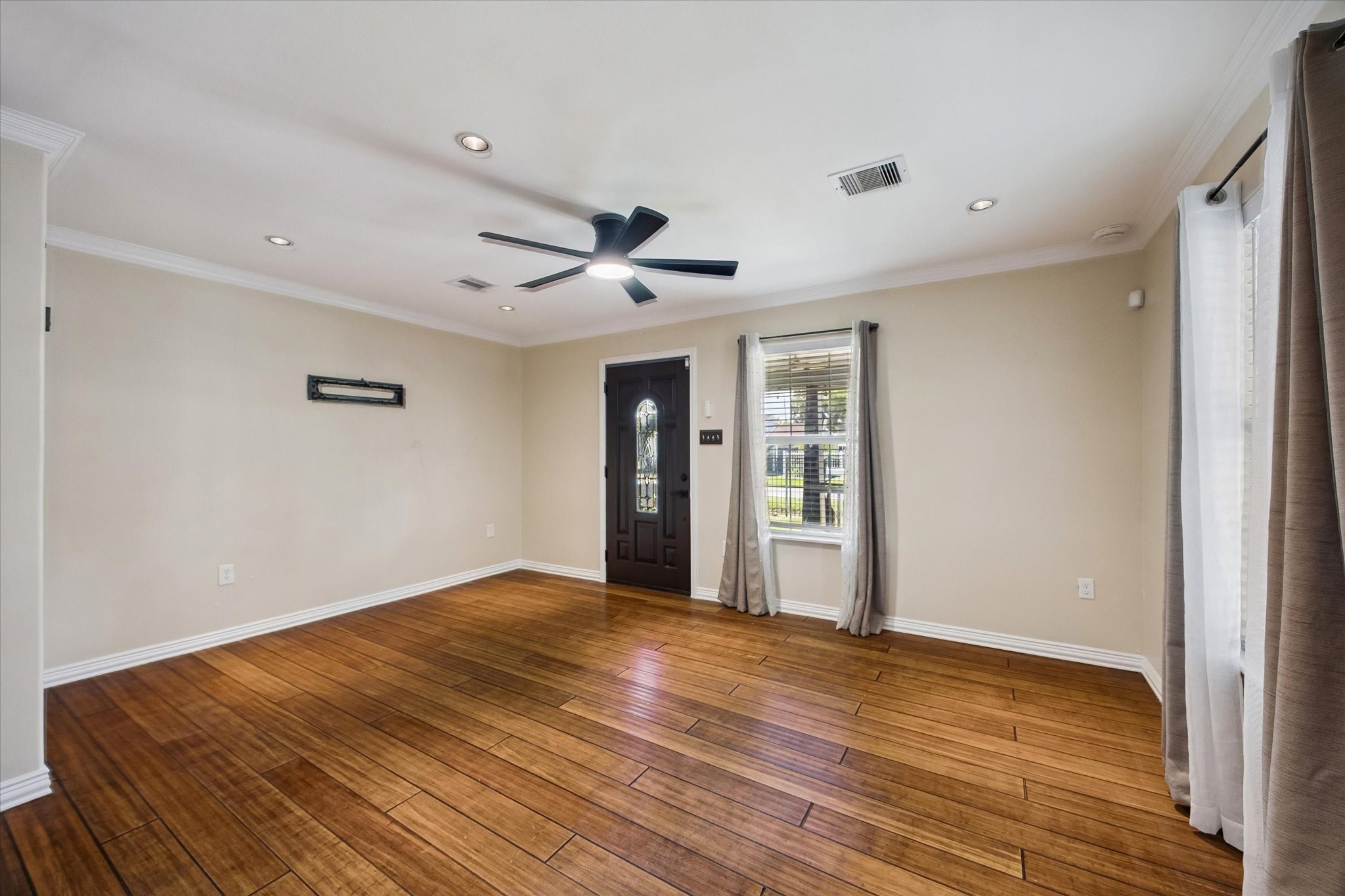 7619 Kernel Street Houston, TX 77012 - Photo 4 of 15