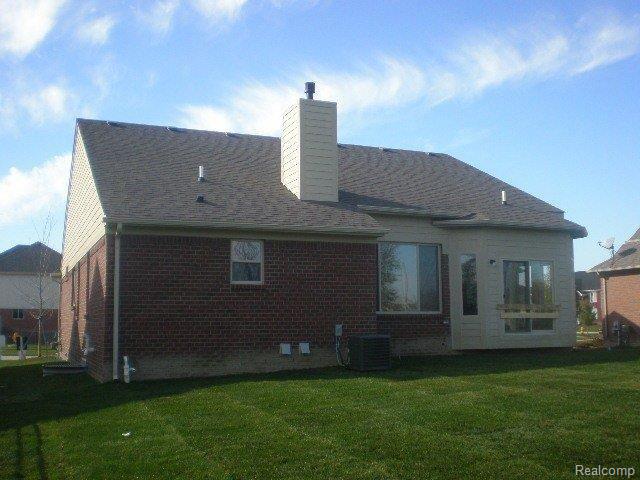 22398 Brantingham Road Macomb, MI 48044 - Photo 6 of 33 5 rear 2.jpg
