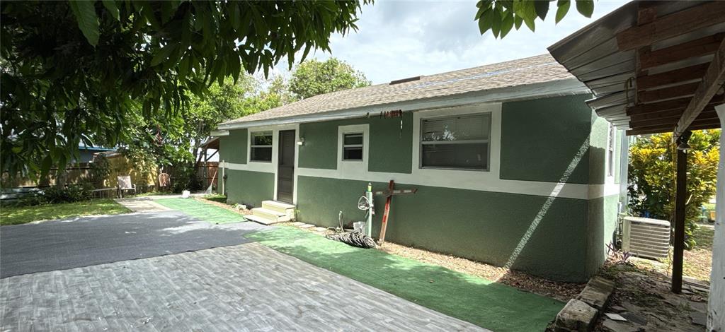 304 Shepard Avenue Dundee, FL 33838 - Photo 11 of 62 a front view of a house with a yard