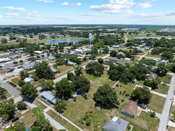 $250,000 | 304 Shepard Avenue, Dundee, FL 33838