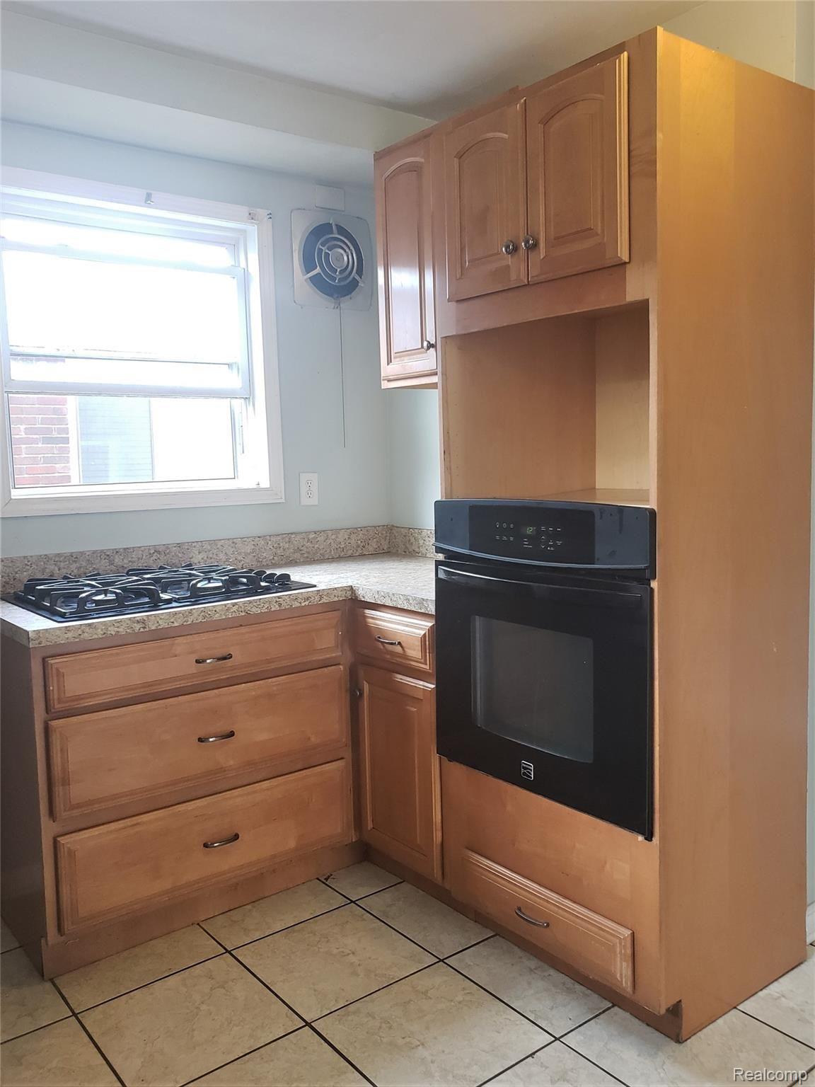 84 Chestnut Street River Rouge, MI 48218 - Photo 8 of 38 Kitchen_04.jpg
