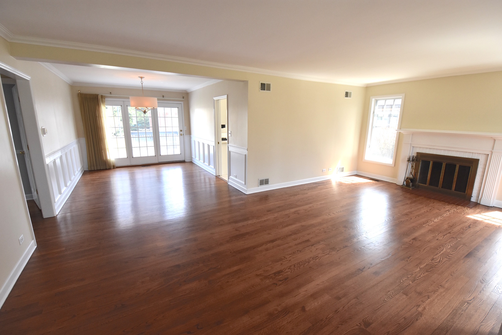 918 Illinois Road Wilmette, IL 60091 - Photo 3 of 33