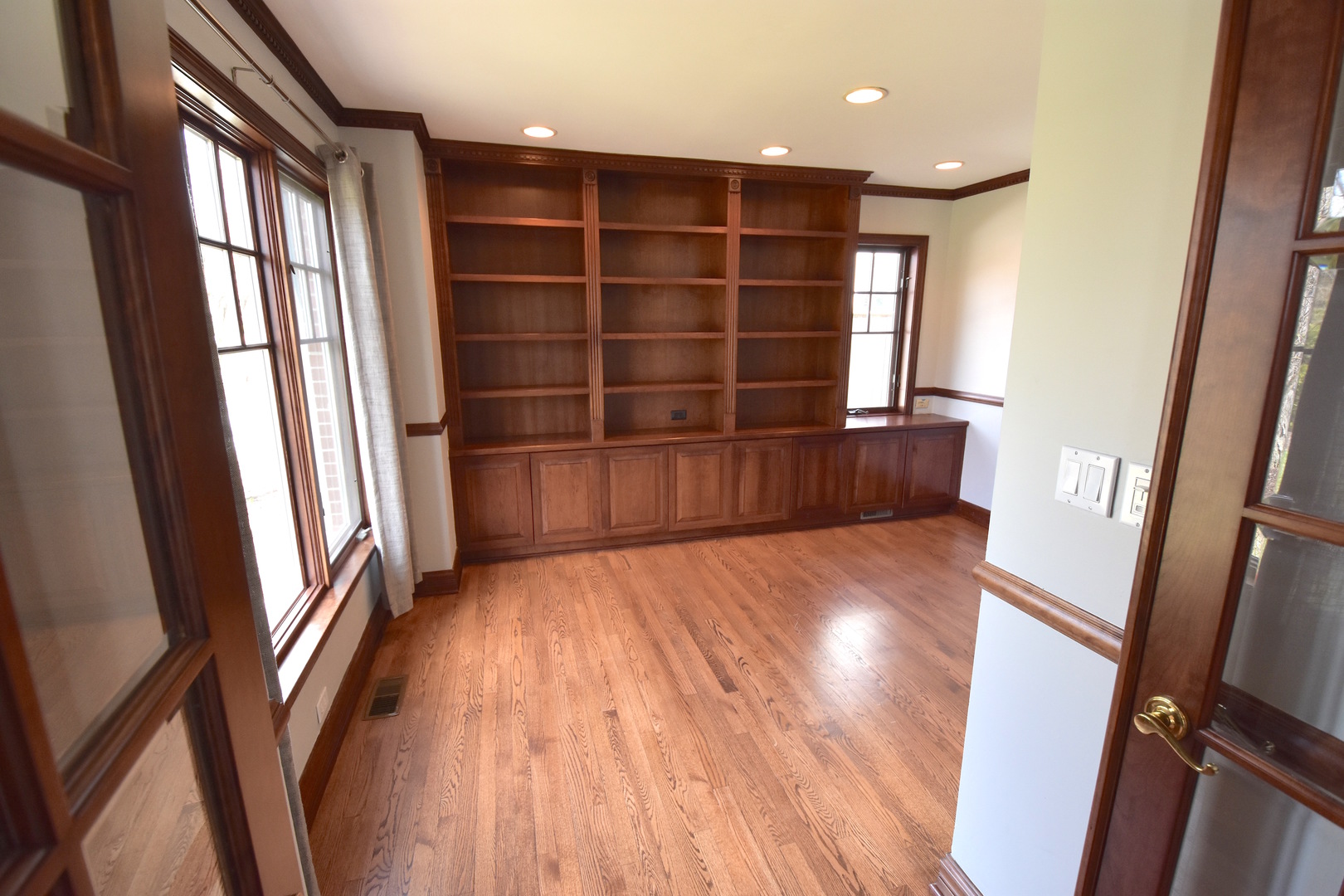 918 Illinois Road Wilmette, IL 60091 - Photo 7 of 33