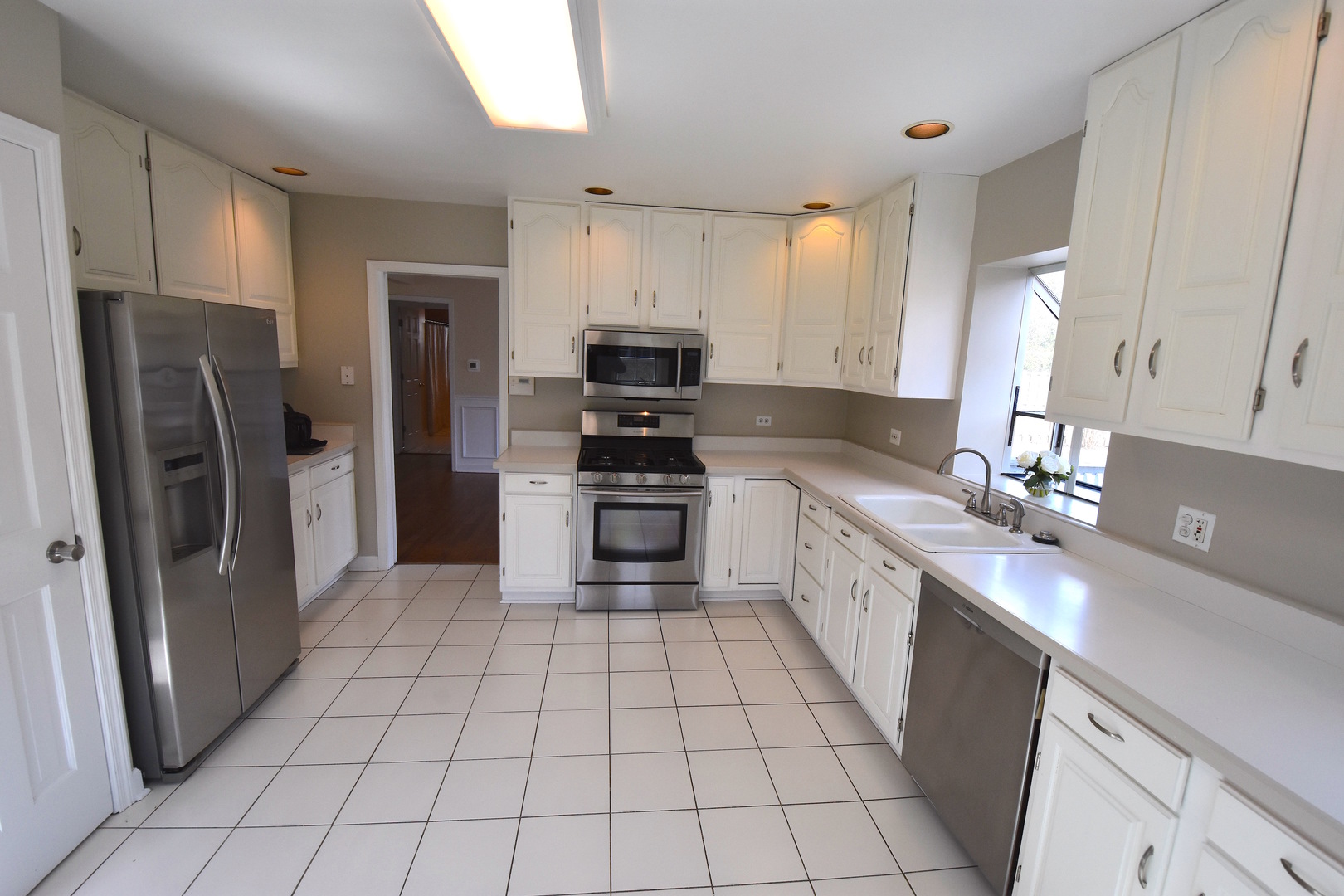918 Illinois Road Wilmette, IL 60091 - Photo 10 of 33