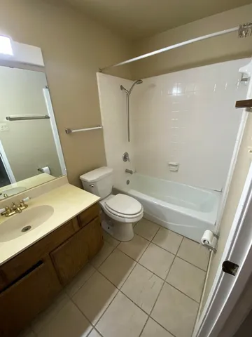 $1,800 | 1800 West Lane, Kerrville, TX 78028