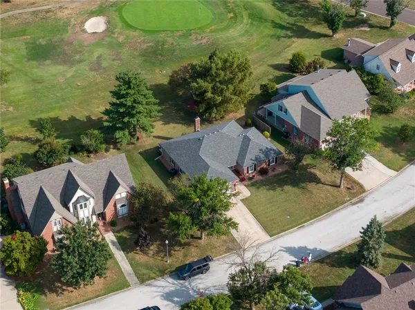 $394,900 | 1804 South Nicklaus Drive, Clinton, MO 64735
