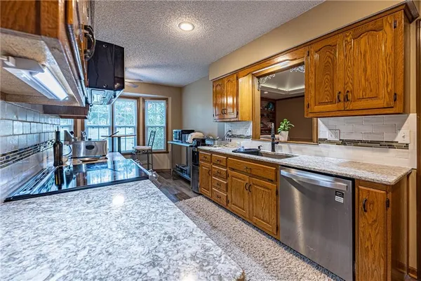 $394,900 | 1804 South Nicklaus Drive, Clinton, MO 64735