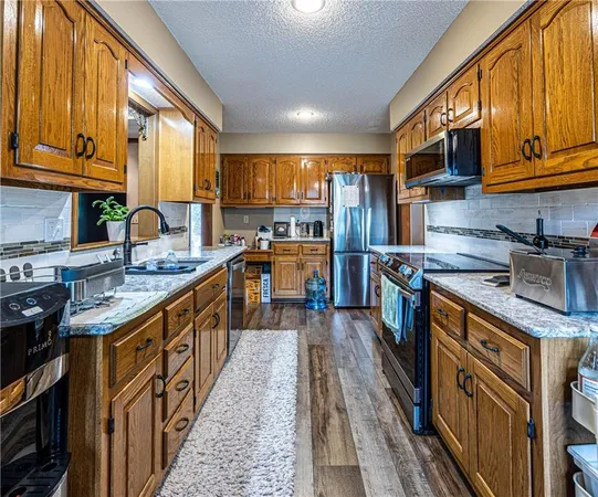 $394,900 | 1804 South Nicklaus Drive, Clinton, MO 64735