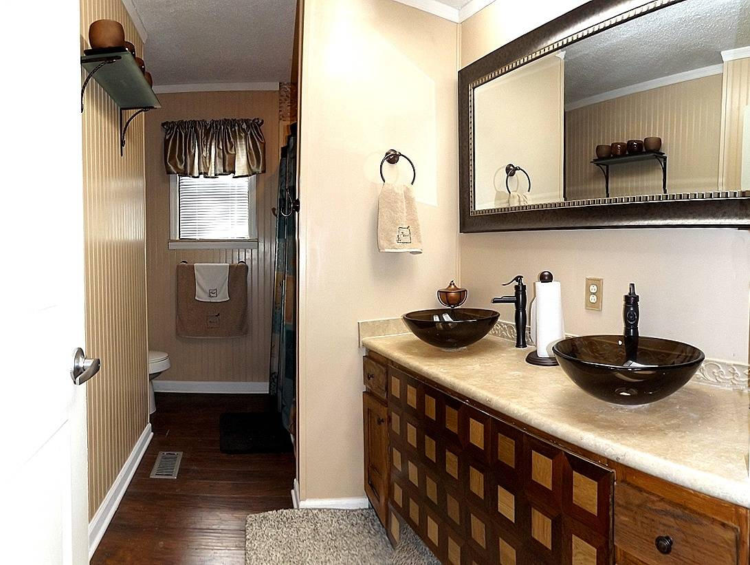 182 Guffey Road Sweetwater, TN 37874 - Photo 3 of 25 BATHROOM 4