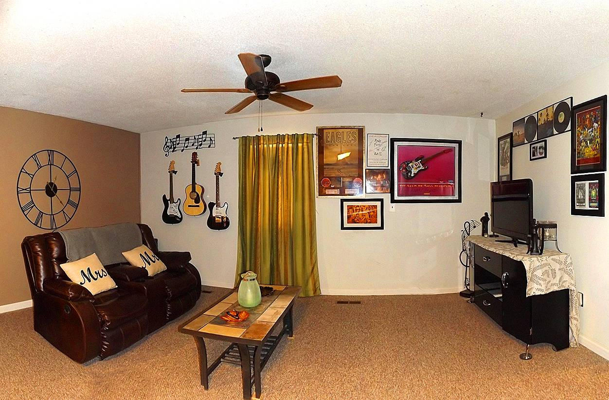 182 Guffey Road Sweetwater, TN 37874 - Photo 8 of 25 LIVING ROOM 1