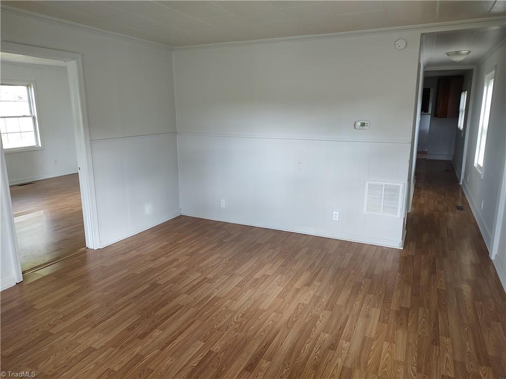 720 Fieldcrest Road Eden, NC 27288 - Photo 4 of 11 Living Room