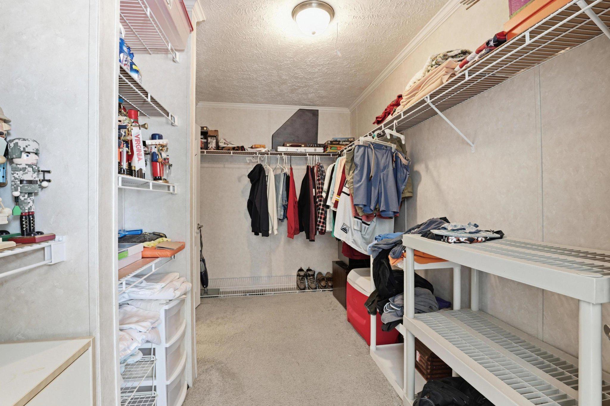 424 Long Branch Road, Unit 51876 Seaford, DE 19973 - Photo 8 of 20 Owner's walk in closet