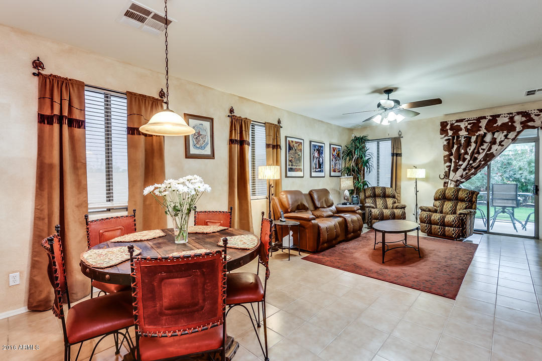 6801 West Maldonado Road Laveen, AZ 85339 - Photo 3 of 49 Family-Dining Area