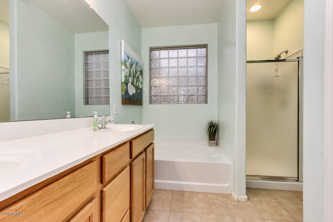 6801 West Maldonado Road Laveen, AZ 85339 - Photo 31 of 49 Separate Tub and Shower