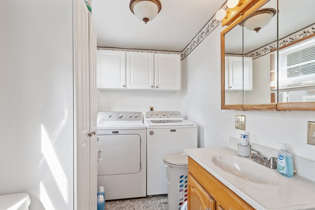 53 Corbett Street Lowell, MA 01852 - Photo 26 of 33