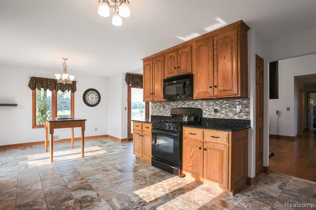 14150 Hough Road Allenton, MI 48002 - Photo 11 of 35 Gallery Image 11