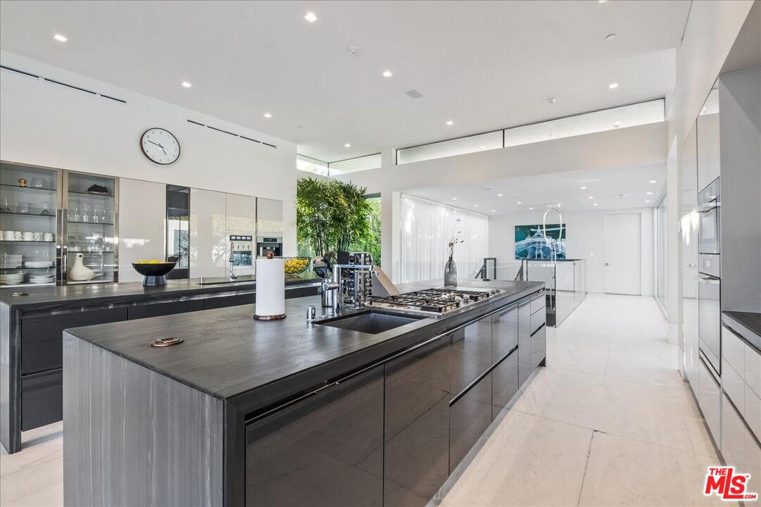 1620 Carla Ridge Beverly Hills, CA 90210 - Photo 16 of 42
