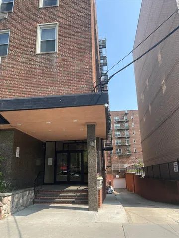 $329,000 | 134-54 Maple Avenue, Unit 2S | Flushing