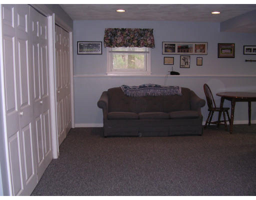 36 Lindsay Lane Reading, MA 01867 - Photo 14 of 16
