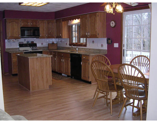 36 Lindsay Lane Reading, MA 01867 - Photo 7 of 16