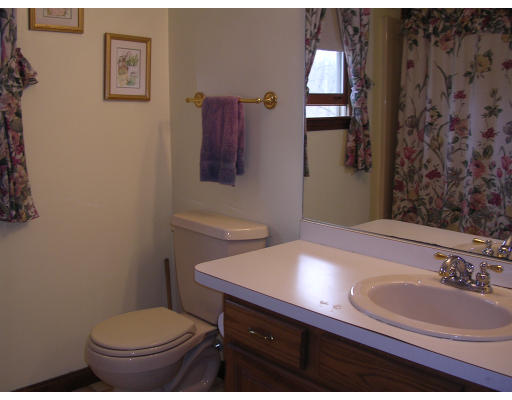 36 Lindsay Lane Reading, MA 01867 - Photo 9 of 16