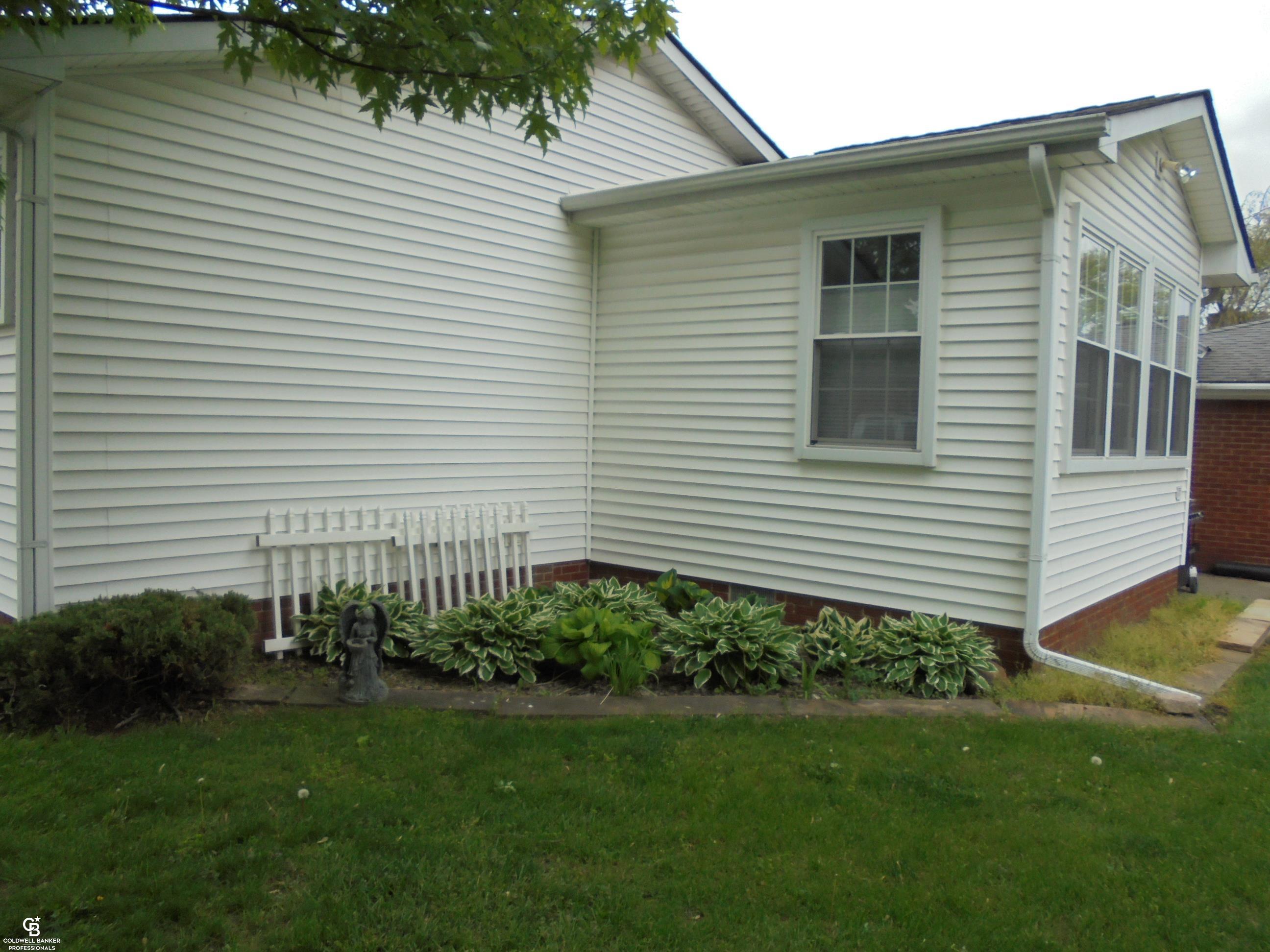 18138 22 Mile Road Macomb, MI 48044 - Photo 5 of 41