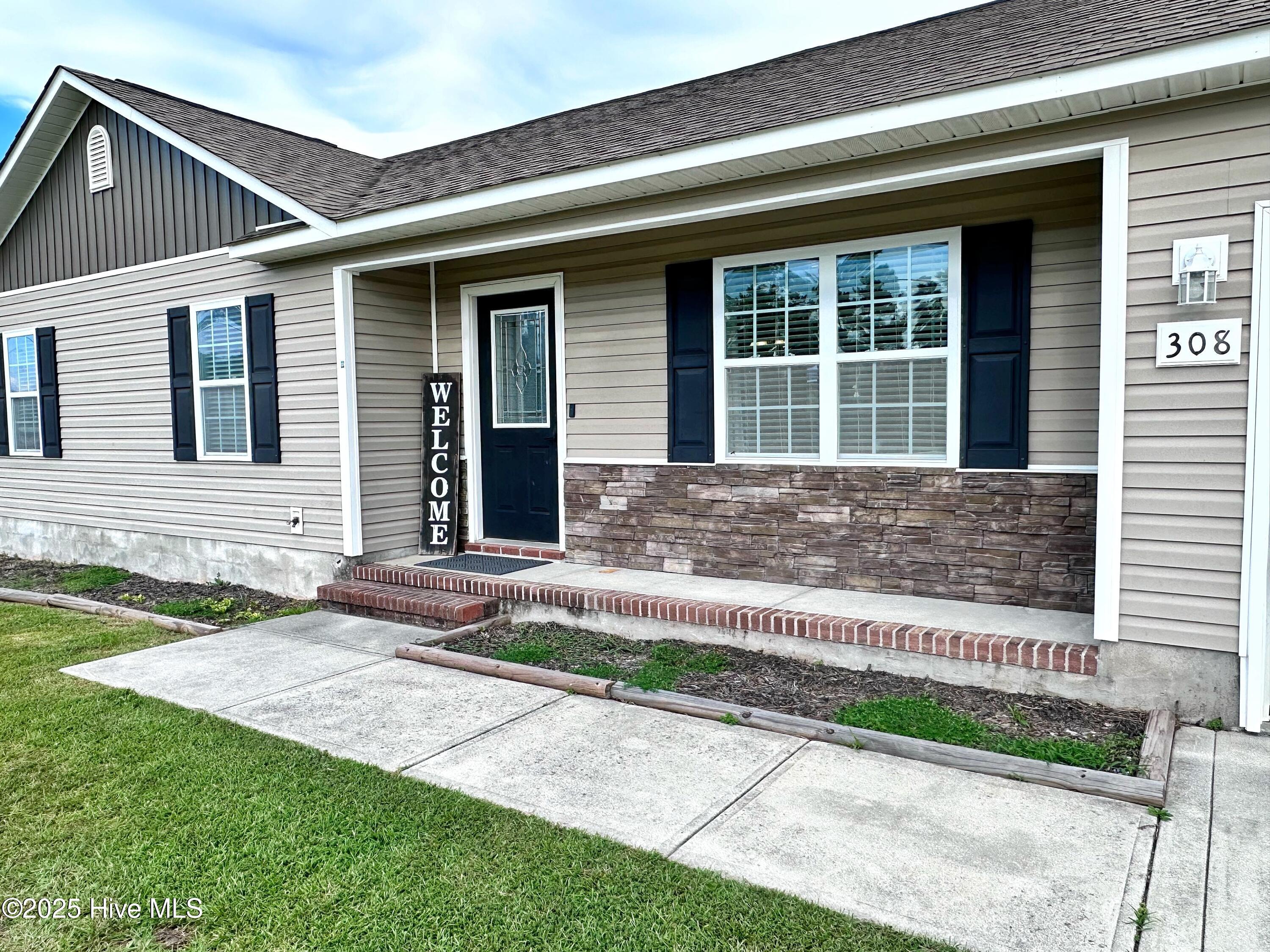 308 Basil Court Hubert, NC 28539 - Photo 2 of 27 Gallery Image 2