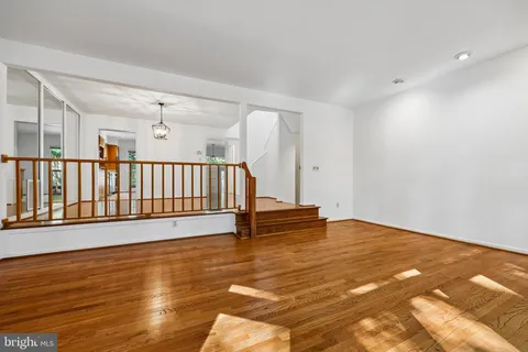 $799,900 | 5904 Valerian Lane, Rockville, MD 20852