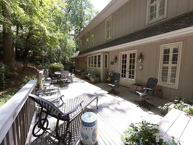 720 Staley Court Raleigh, NC 27609 - Photo 3 of 25 Gallery Image 3