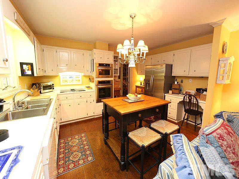 720 Staley Court Raleigh, NC 27609 - Photo 9 of 25 Gallery Image 9