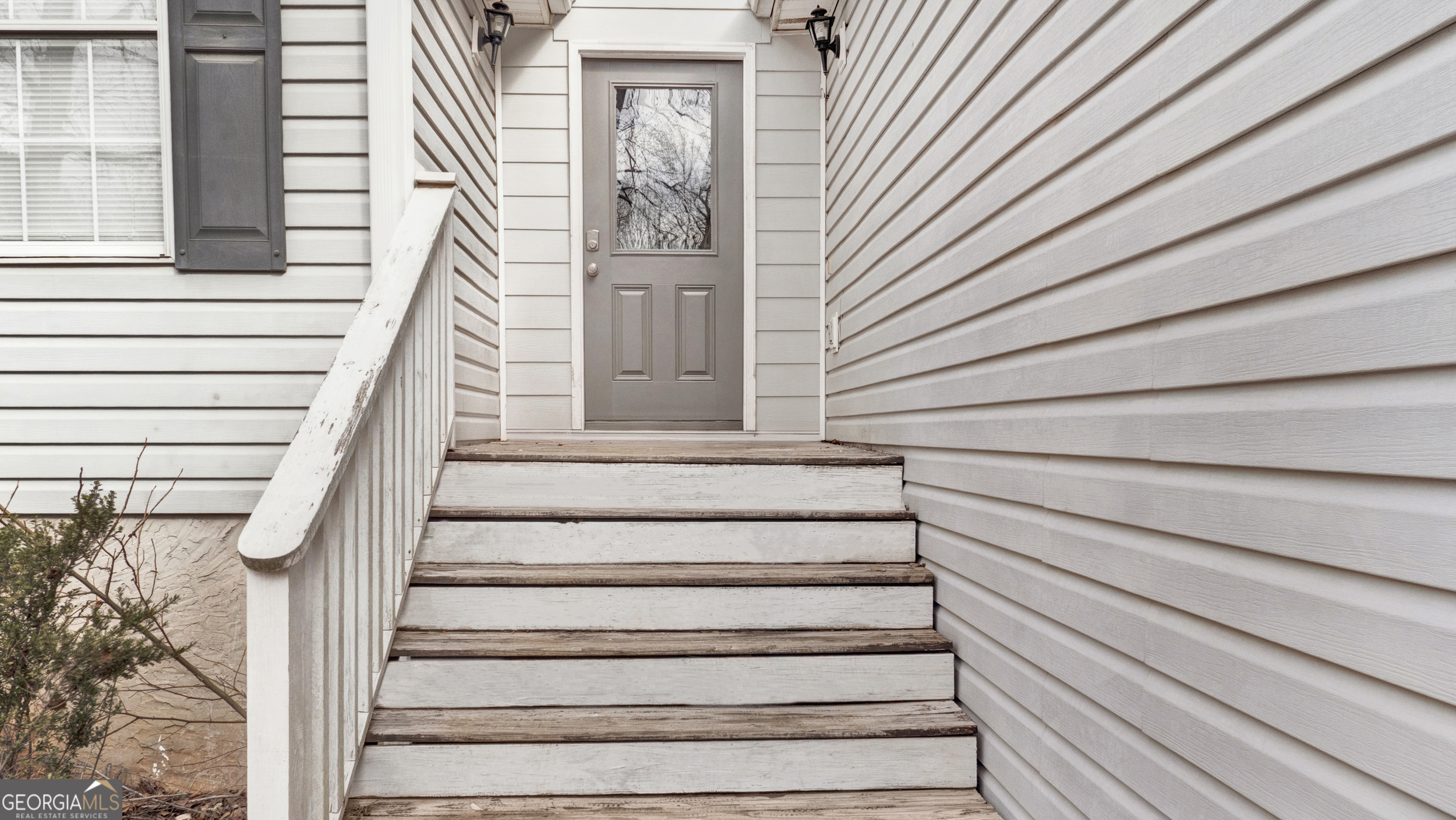 192 Duncans Mill Road Locust Grove, GA 30248 - Photo 3 of 17 a view of entryway with a front door