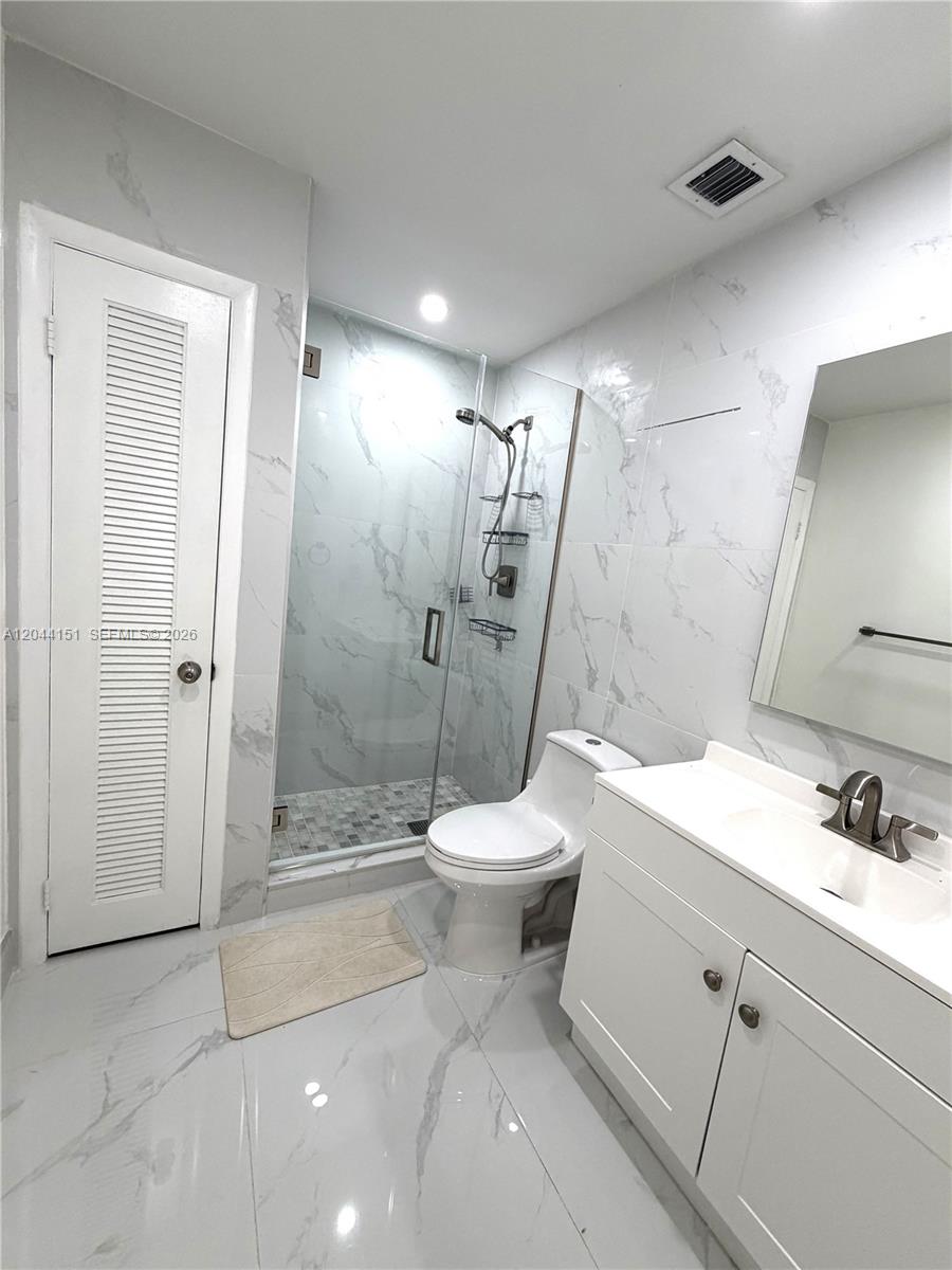 14725 Southwest 86th Lane Miami, FL 33193 - Photo 20 of 32